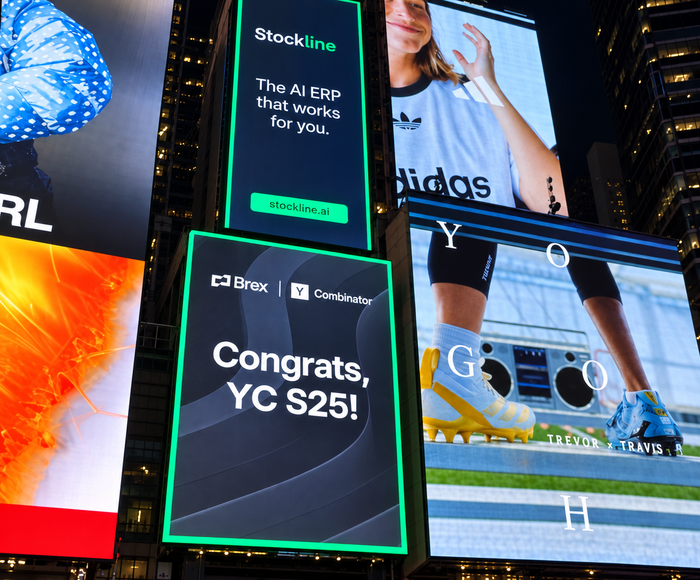 Billboard publicitaire Stockline, application de gestion de stock, en situation urbaine